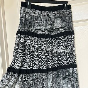 Peck & Peck Black and White Tiered Maxi Skirt
